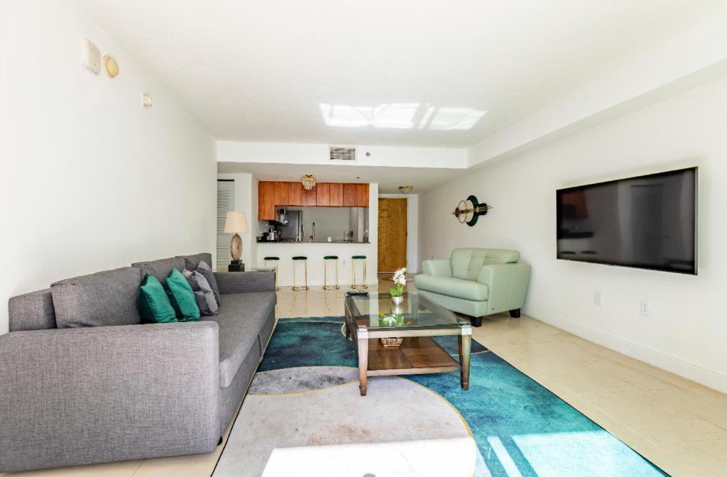 Two Bedroom Oceanview Apartment In Brickell Майами Экстерьер фото